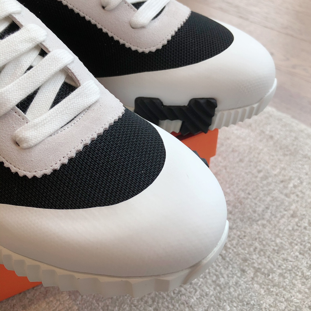 UA Hermès Bouncing Sneaker