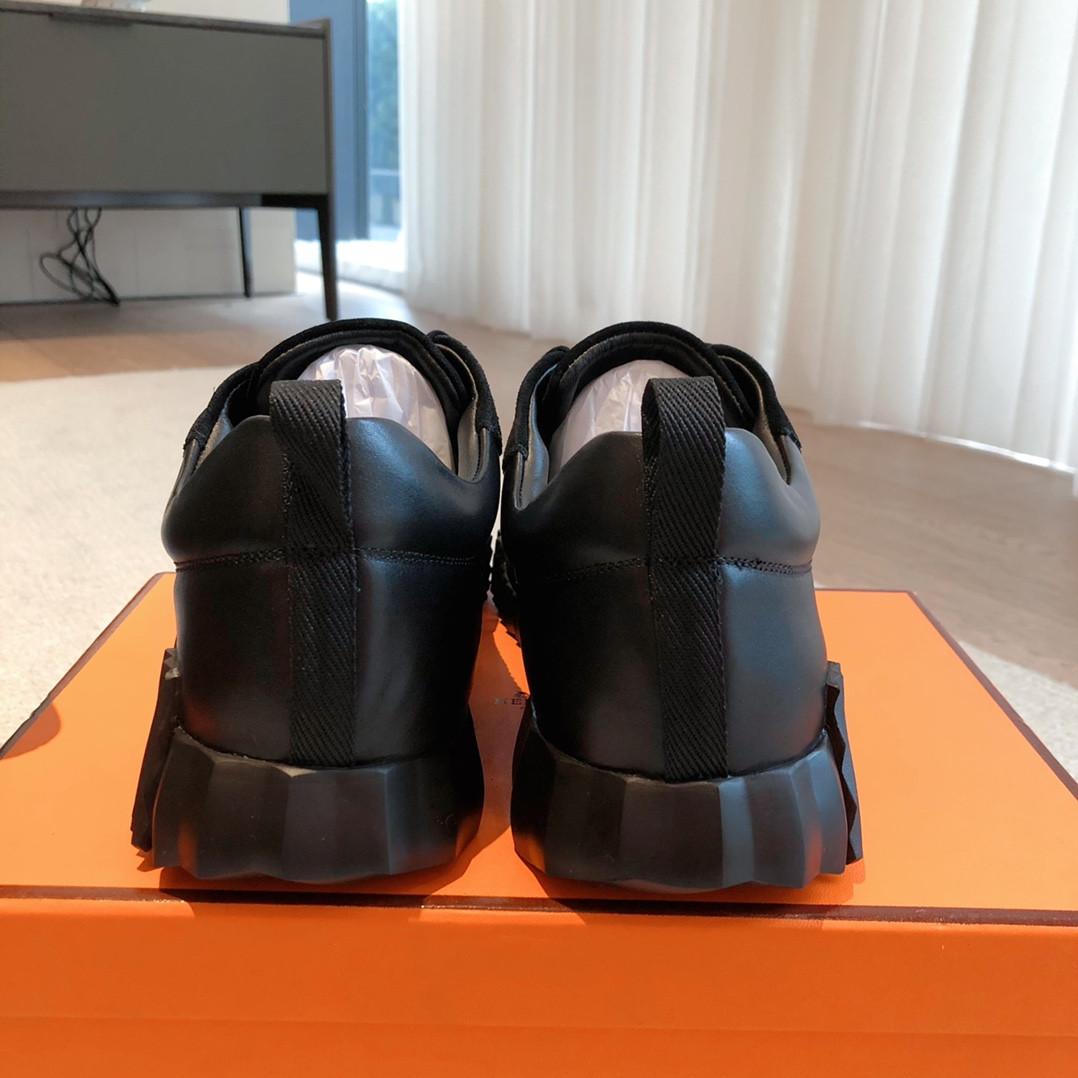 UA Hermès Bouncing Sneaker