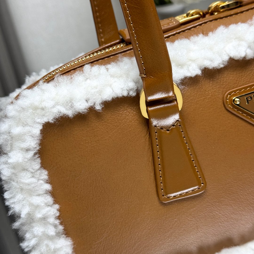 Pra*a medium shearling two-handle bag 12x 27x 6cm