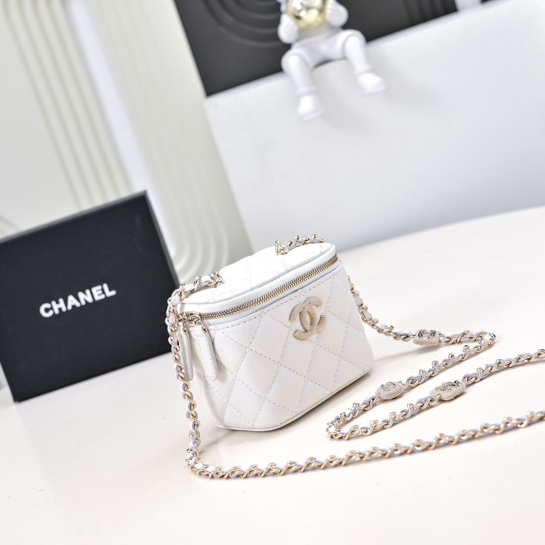 Ch*el small vanity with chain 8.5x11x7cm