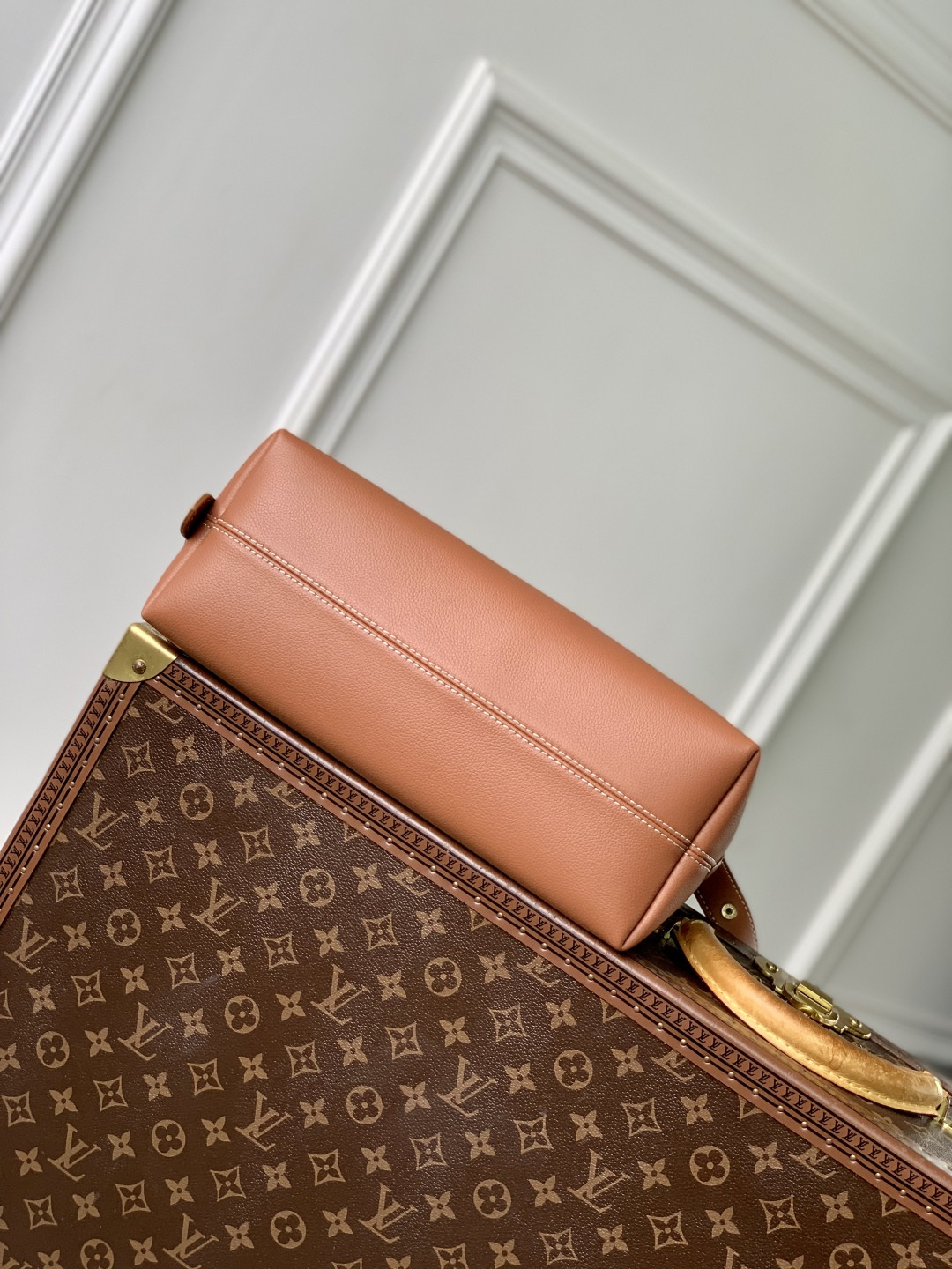 LV Messenger Bag M13151 30x18x12cm