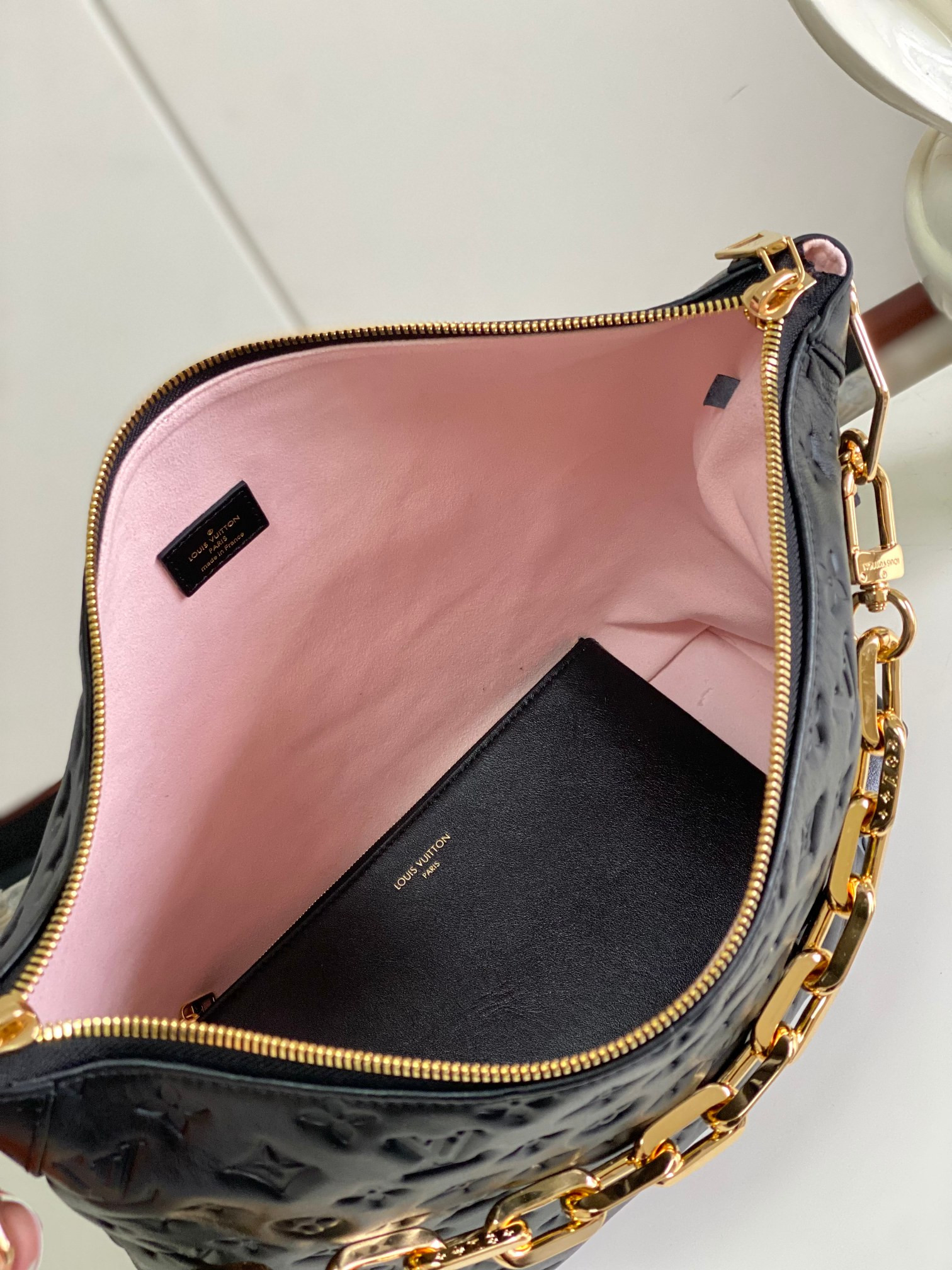 LV Coussin Hobo M12068 38x33x10CM