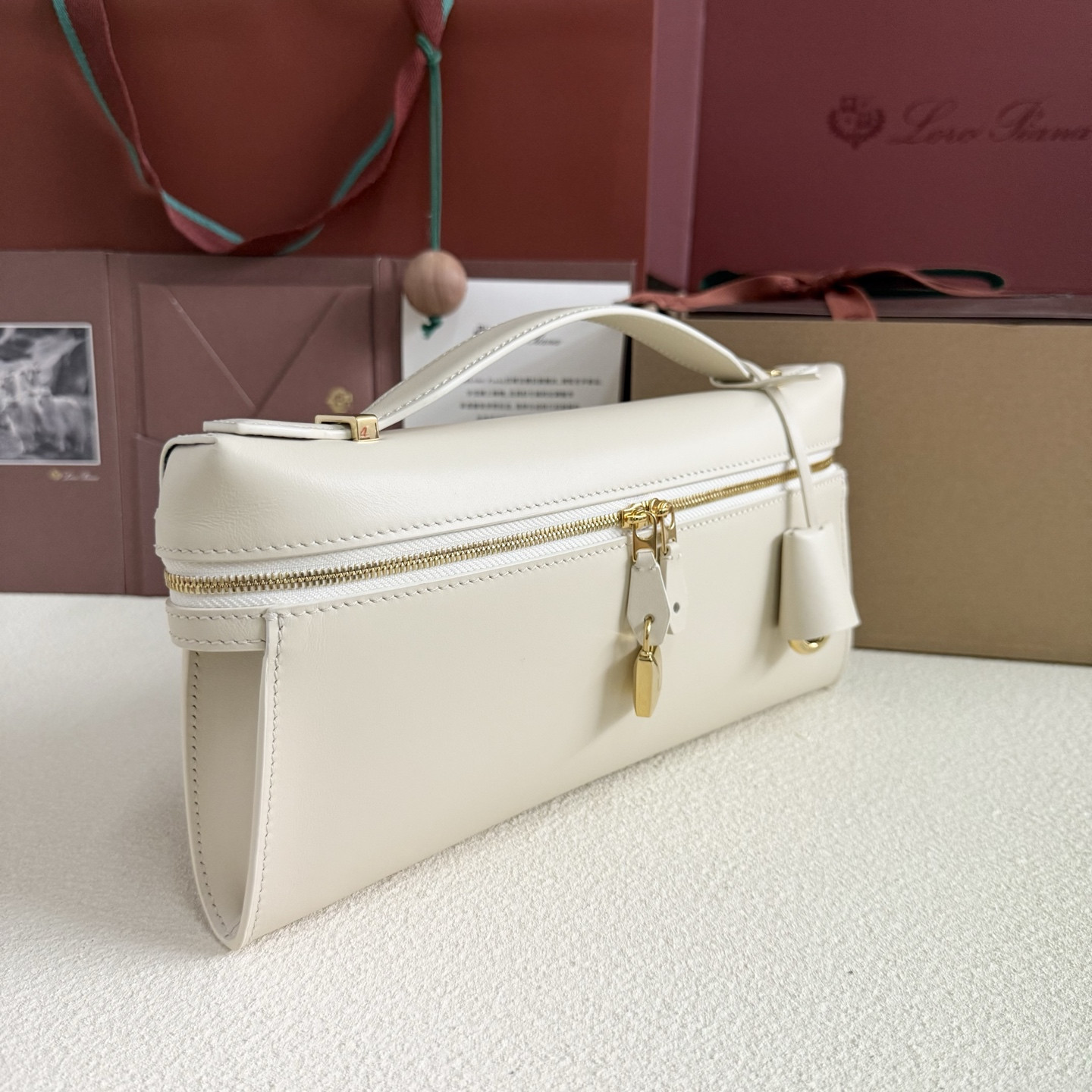 L**o p*ana extra clutch l29 29x14x3cm