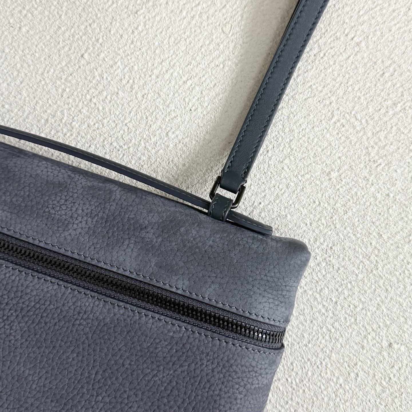 L**o p*ana extra pouch l29 29x18x5cm