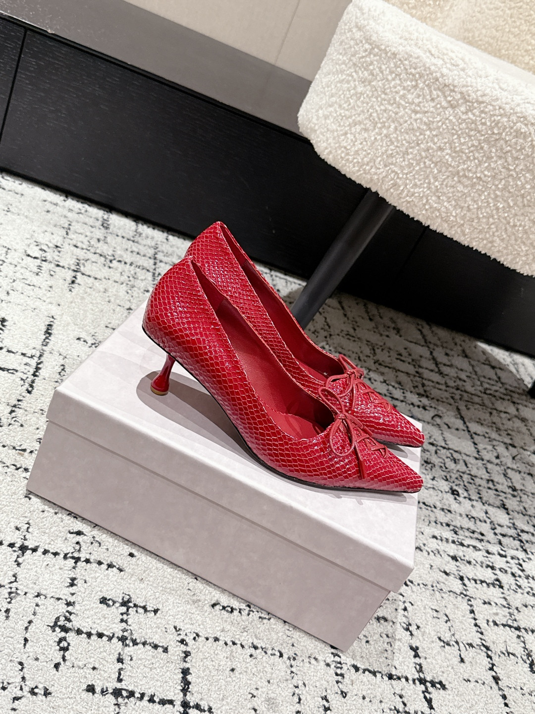 ua Ji*y Ch* scarlett pumps 5cm