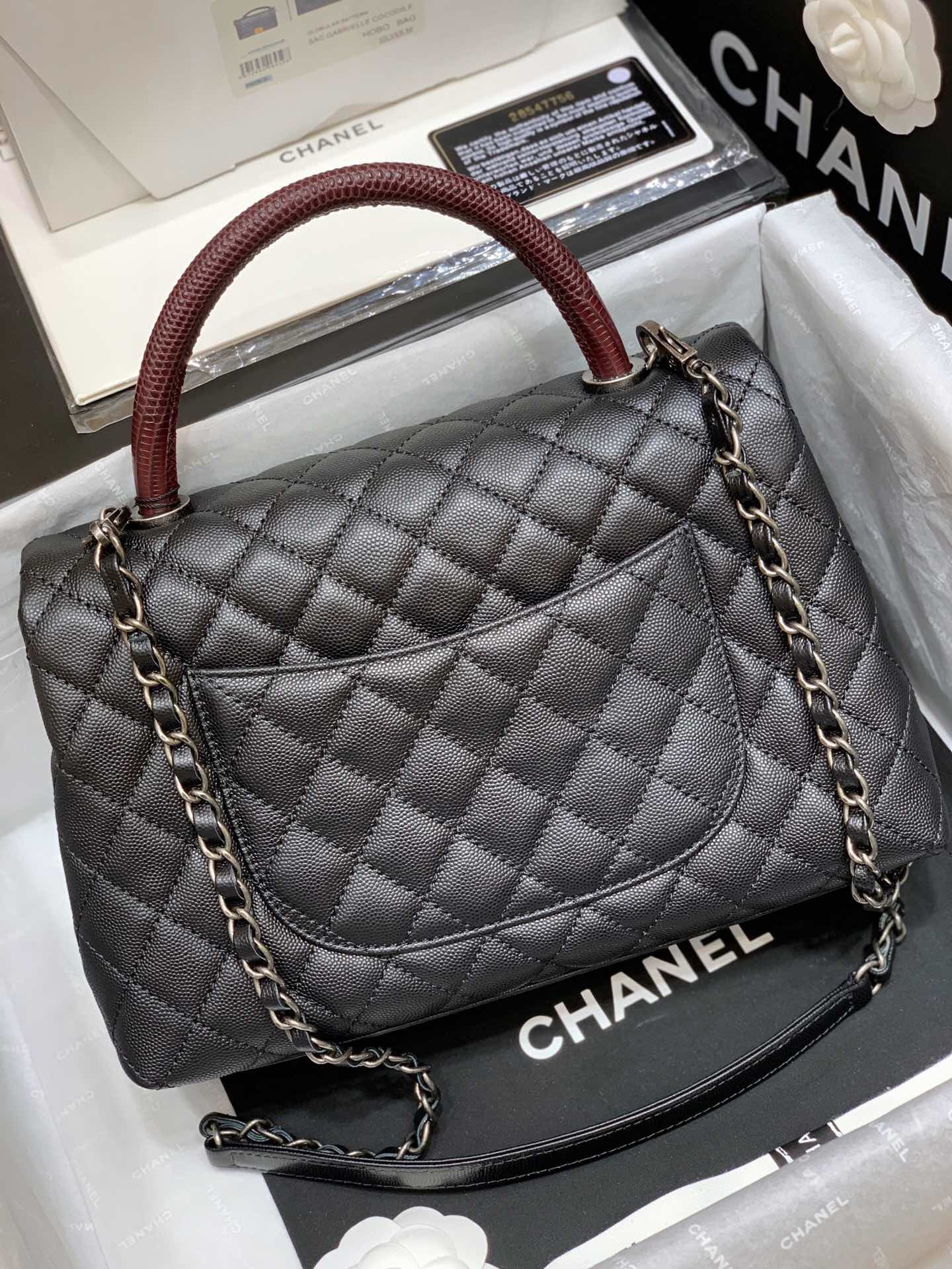 Ch*el coco handle bag medium 28cm